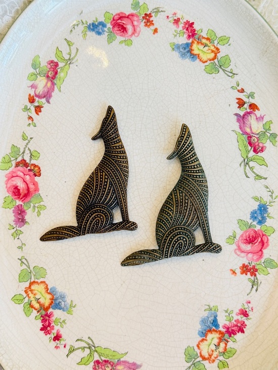 Vintage Jewelry - Vintage Pair of Bronze Howling Coyotes/Wolves